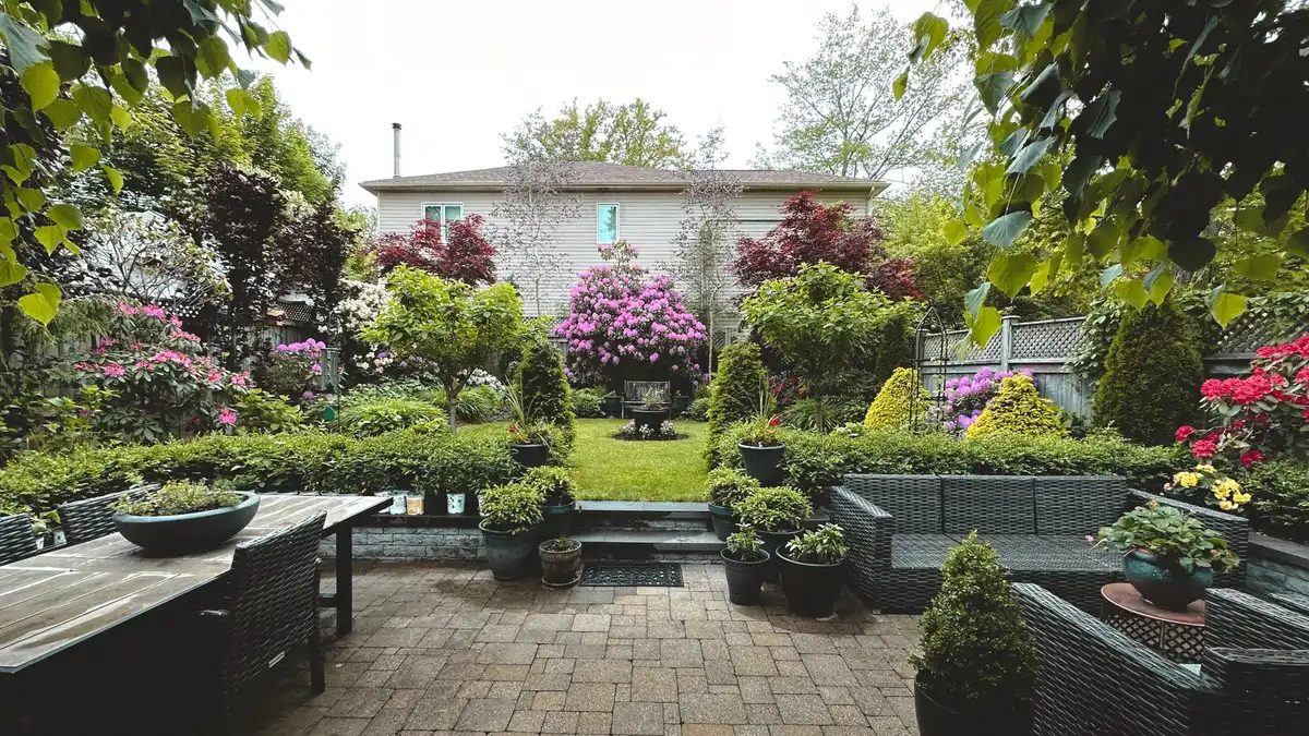 Sample paving photograph, shown as a placeholder for this business's own work